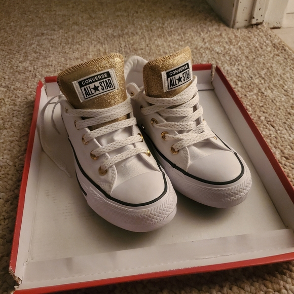 white and gold chucks